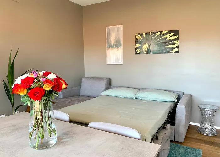 Live - Via Madonetta لوغانو